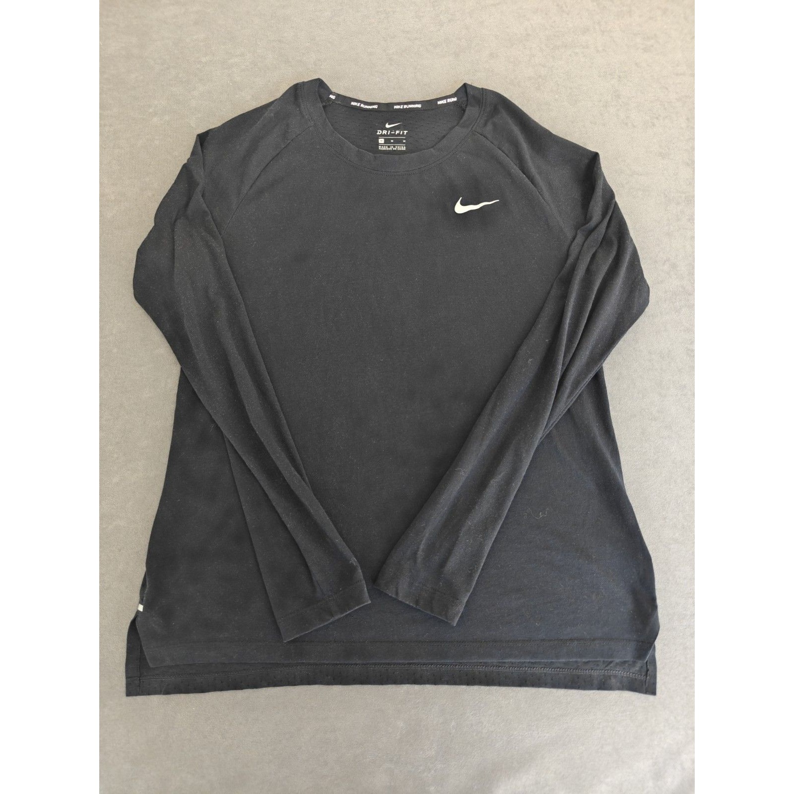 Nike Running Dri-Fit Long Sleeve Shirt Women’s Medium Black Mesh Back